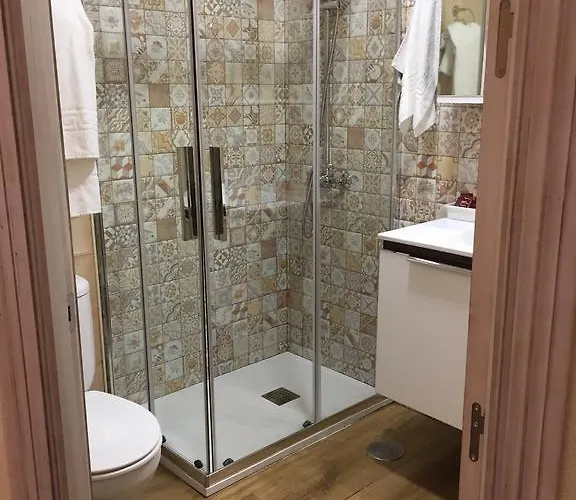 Ξενοδοχείο Lojo 2*